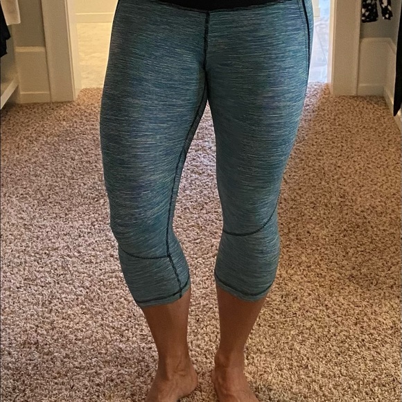 Lululemon Crop Leggings Running Size 6 - Picture 4 of 9